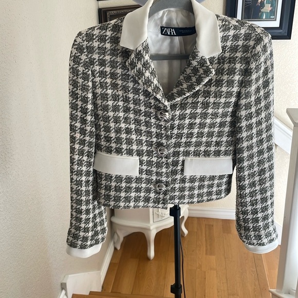 Zara Jackets & Blazers - Zara tweed blazer